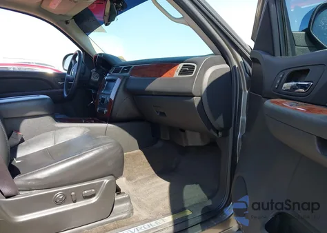 2009 Chevrolet Tahoe Ltz из США, поврежденный, VIN 1GNFC33049R138302